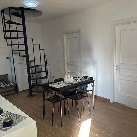 Sister House 2